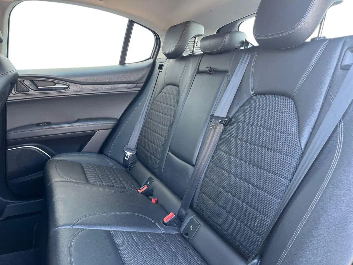 Alfa Romeo Stelvio usata a Catania (10)