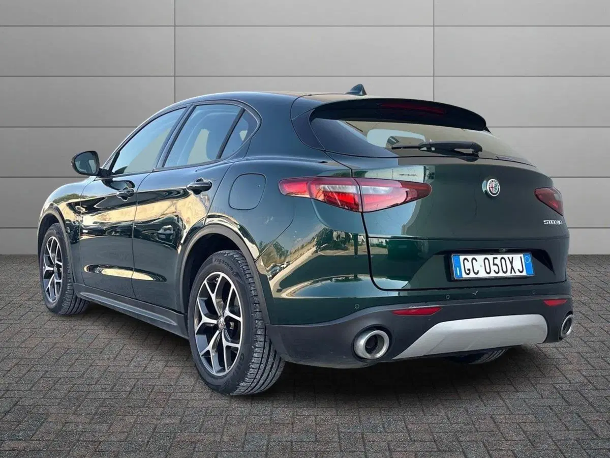 Alfa Romeo Stelvio usata a Catania (4)