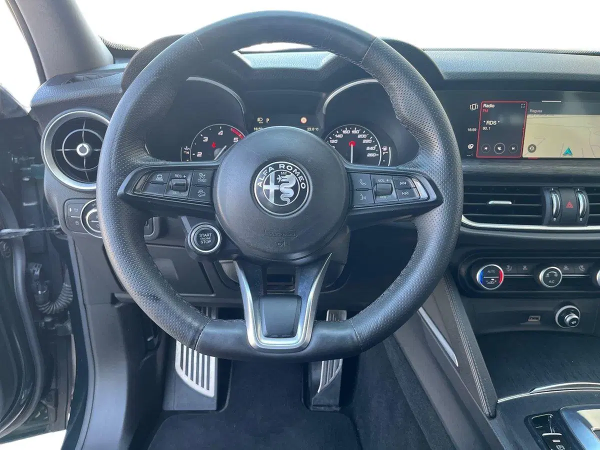 Alfa Romeo Stelvio usata a Catania (7)