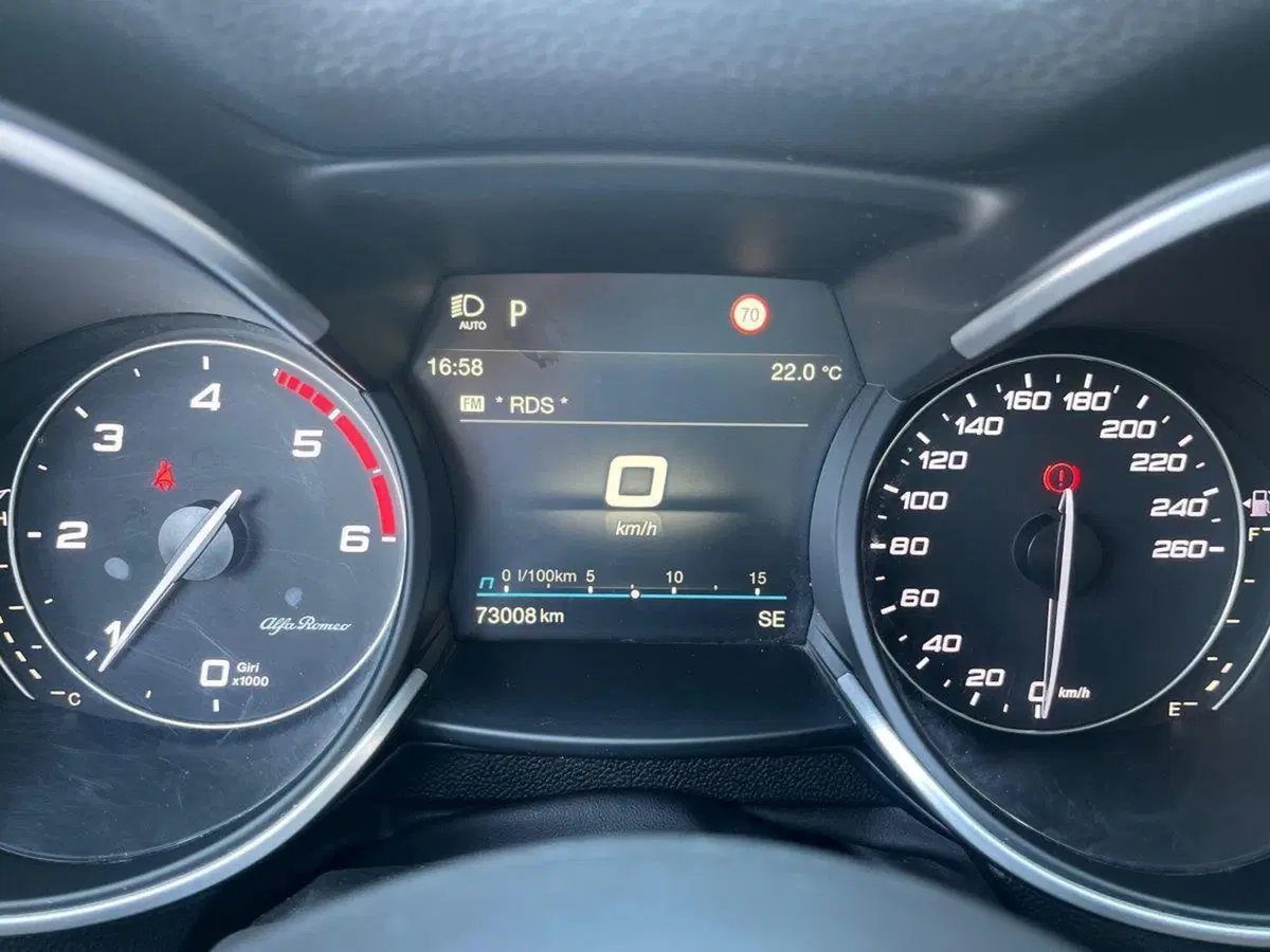 Alfa Romeo Stelvio usata a Catania (8)