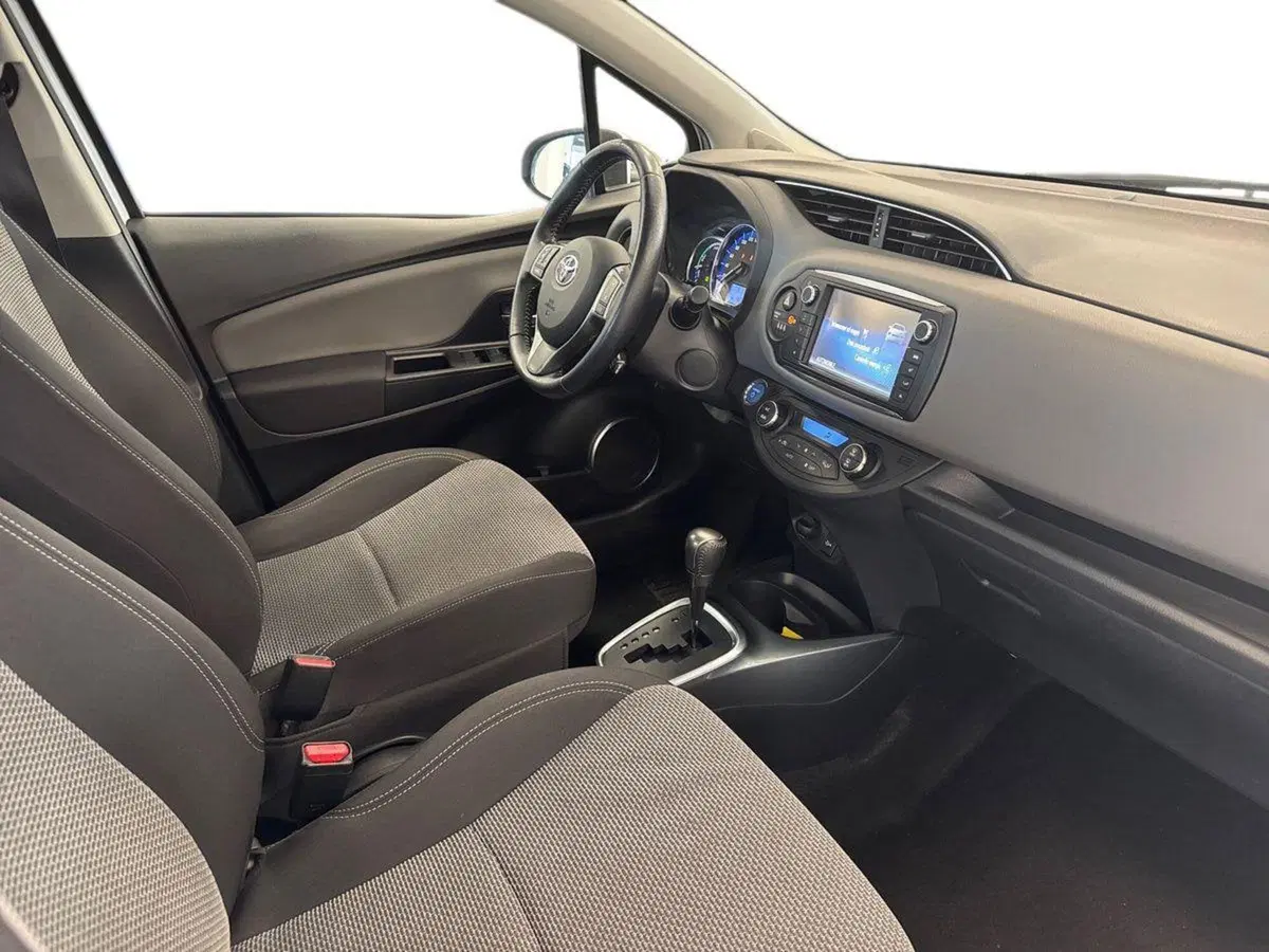Toyota Yaris usata a Prato (11)