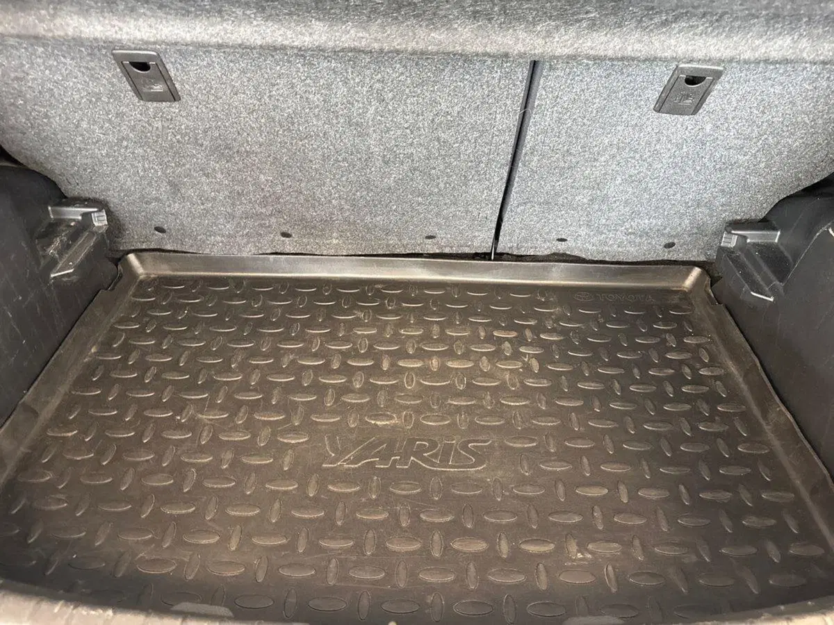 Toyota Yaris usata a Prato (14)