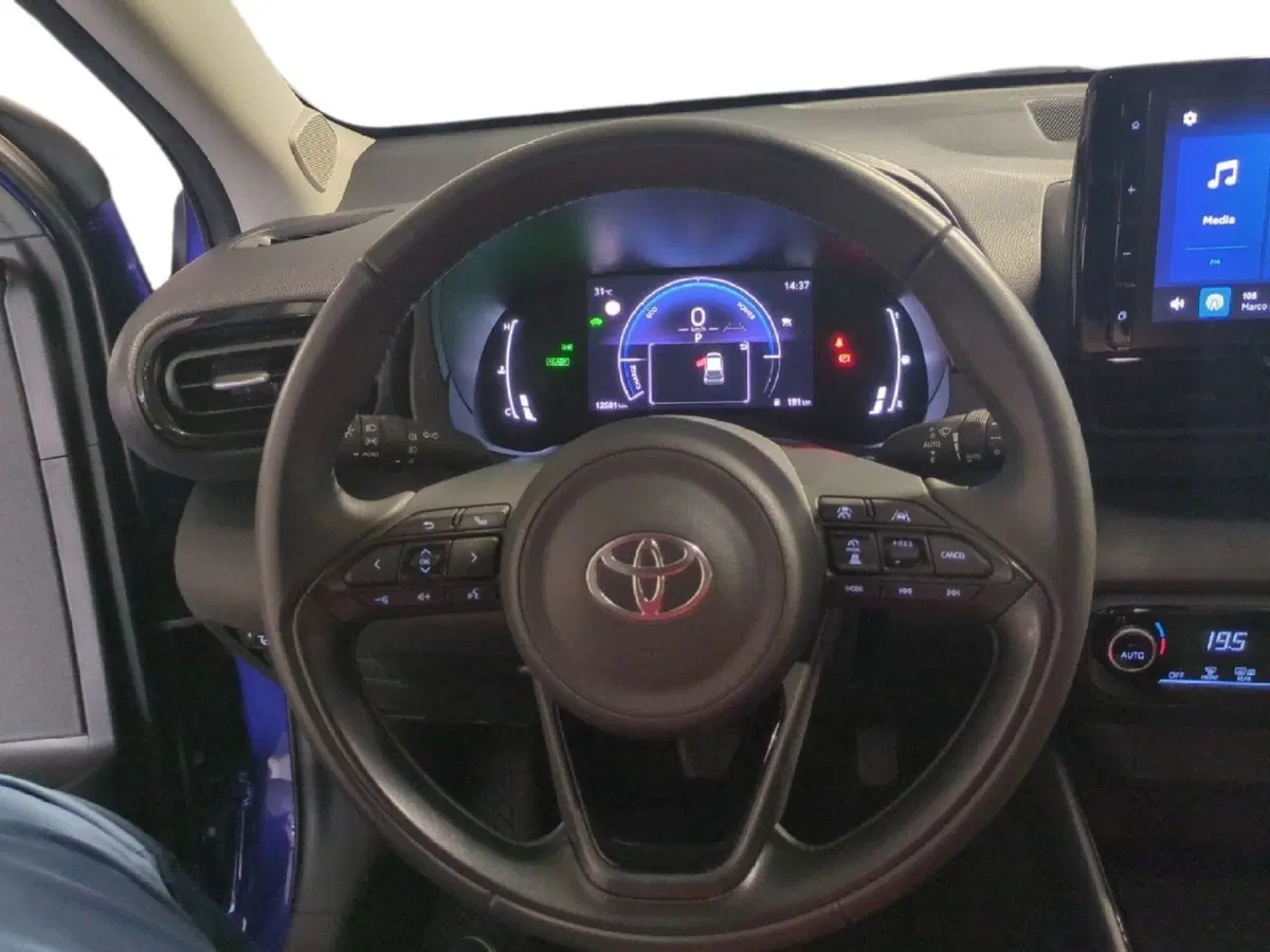 Toyota Yaris usata a Milano (15)