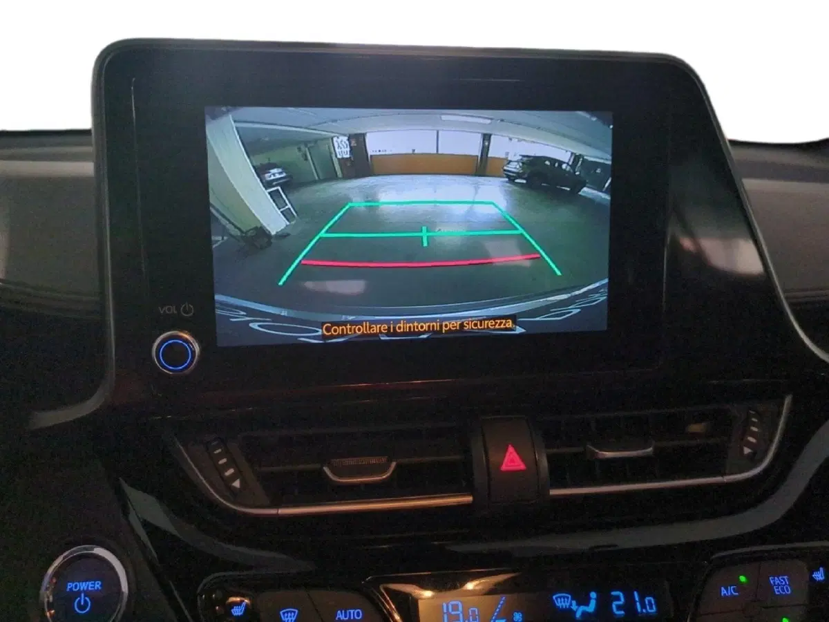 Toyota Toyota C-HR usata a Milano (16)