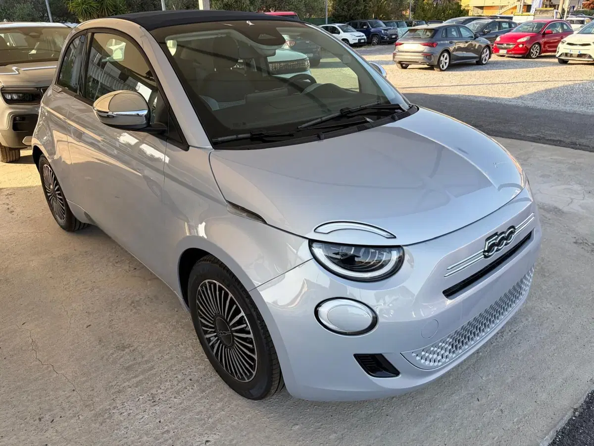 Fiat 500 Cabrio nuova a La Spezia