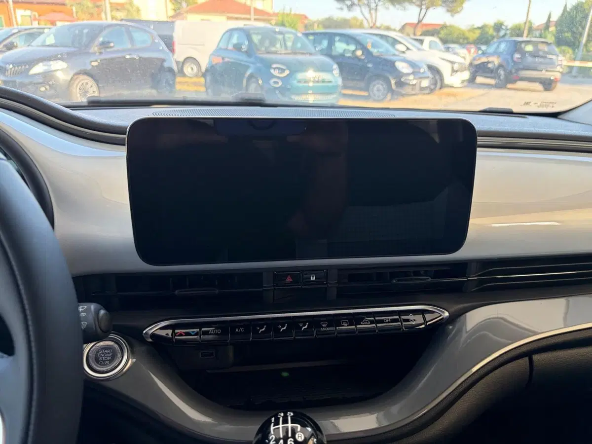 Fiat 500 Cabrio nuova a La Spezia (12)