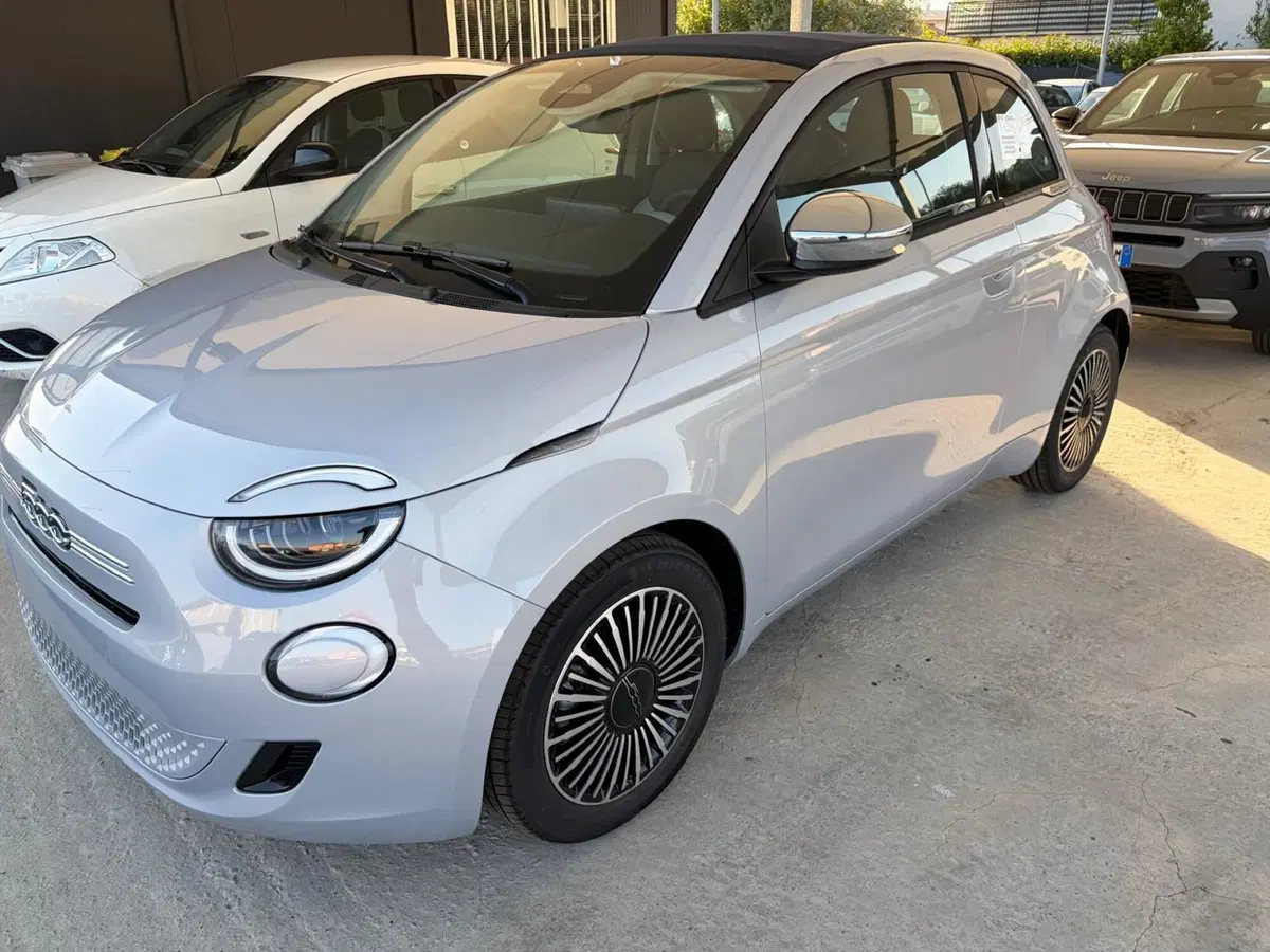 Fiat 500 Cabrio nuova a La Spezia (3)