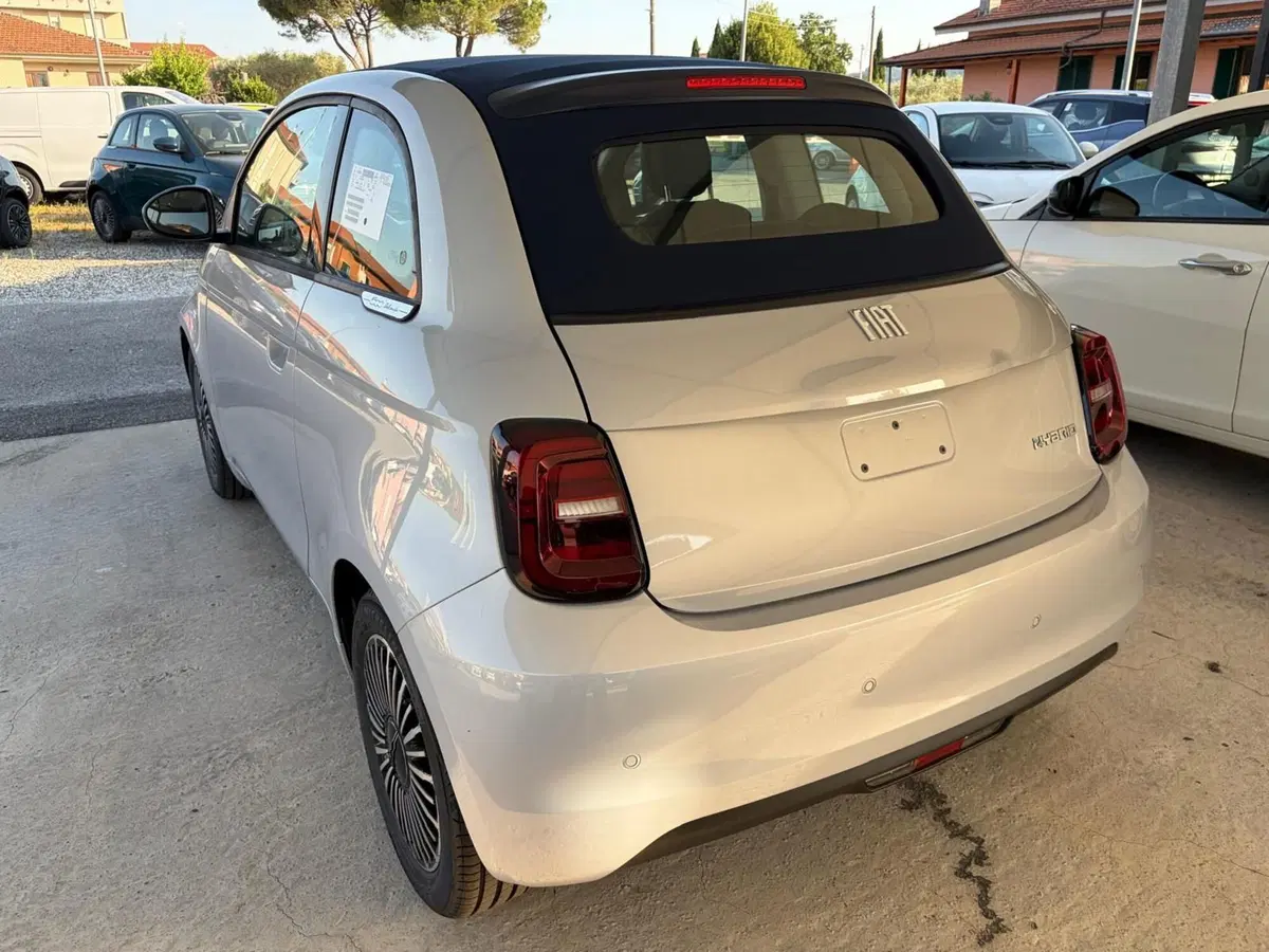 Fiat 500 Cabrio nuova a La Spezia (5)