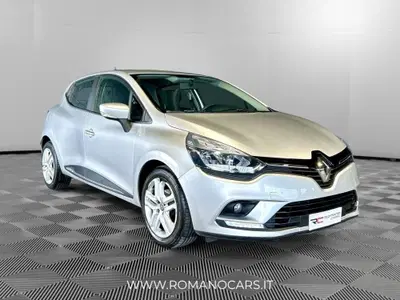Renault Clio TCe 12V 75 CV 5 porte Moschino Life del 2019 usata a Nova Milanese