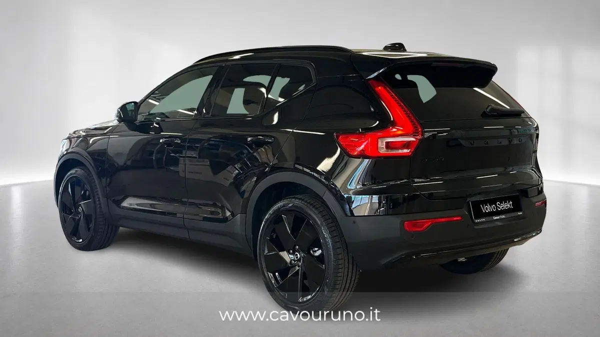 Volvo XC40 nuova a Ferrara (2)