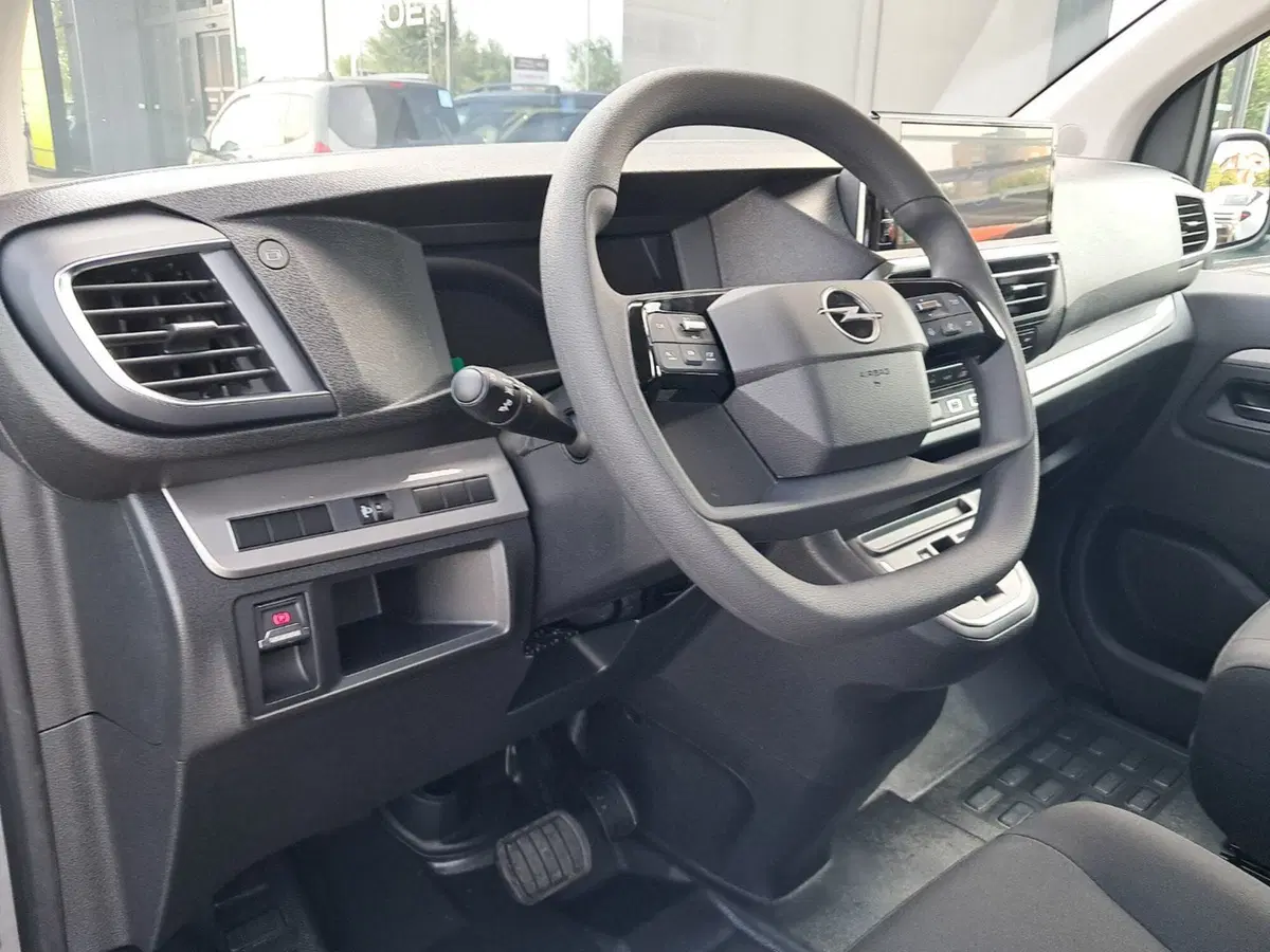 Opel Zafira-e Life nuova a Bologna (14)