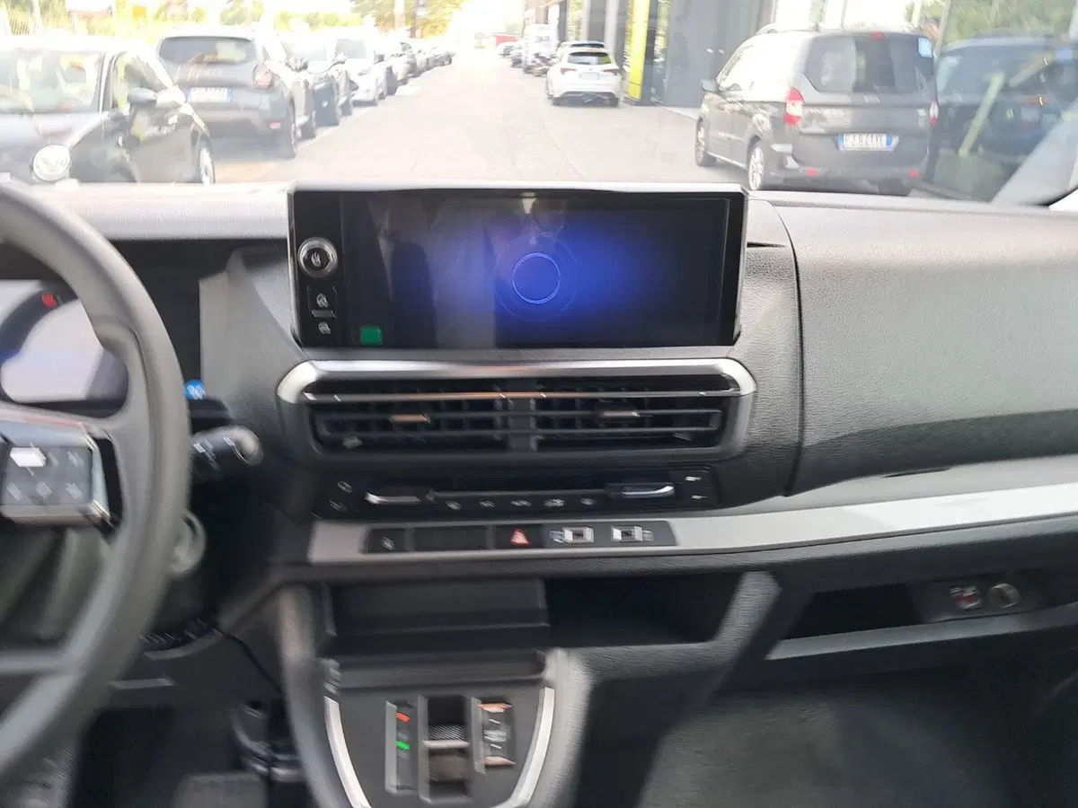 Opel Zafira-e Life nuova a Bologna (15)