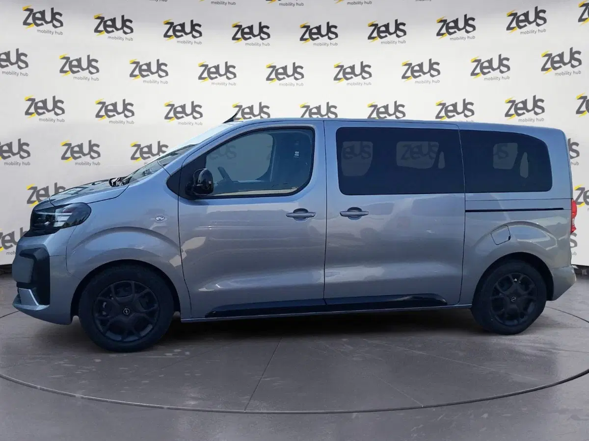 Opel Zafira-e Life nuova a Bologna (3)