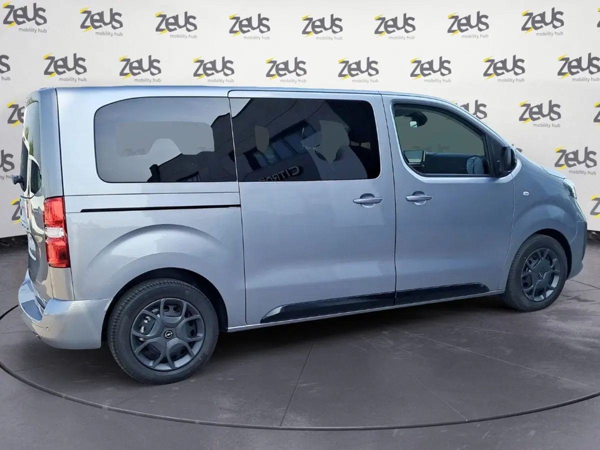 Opel Zafira-e Life nuova a Bologna (4)