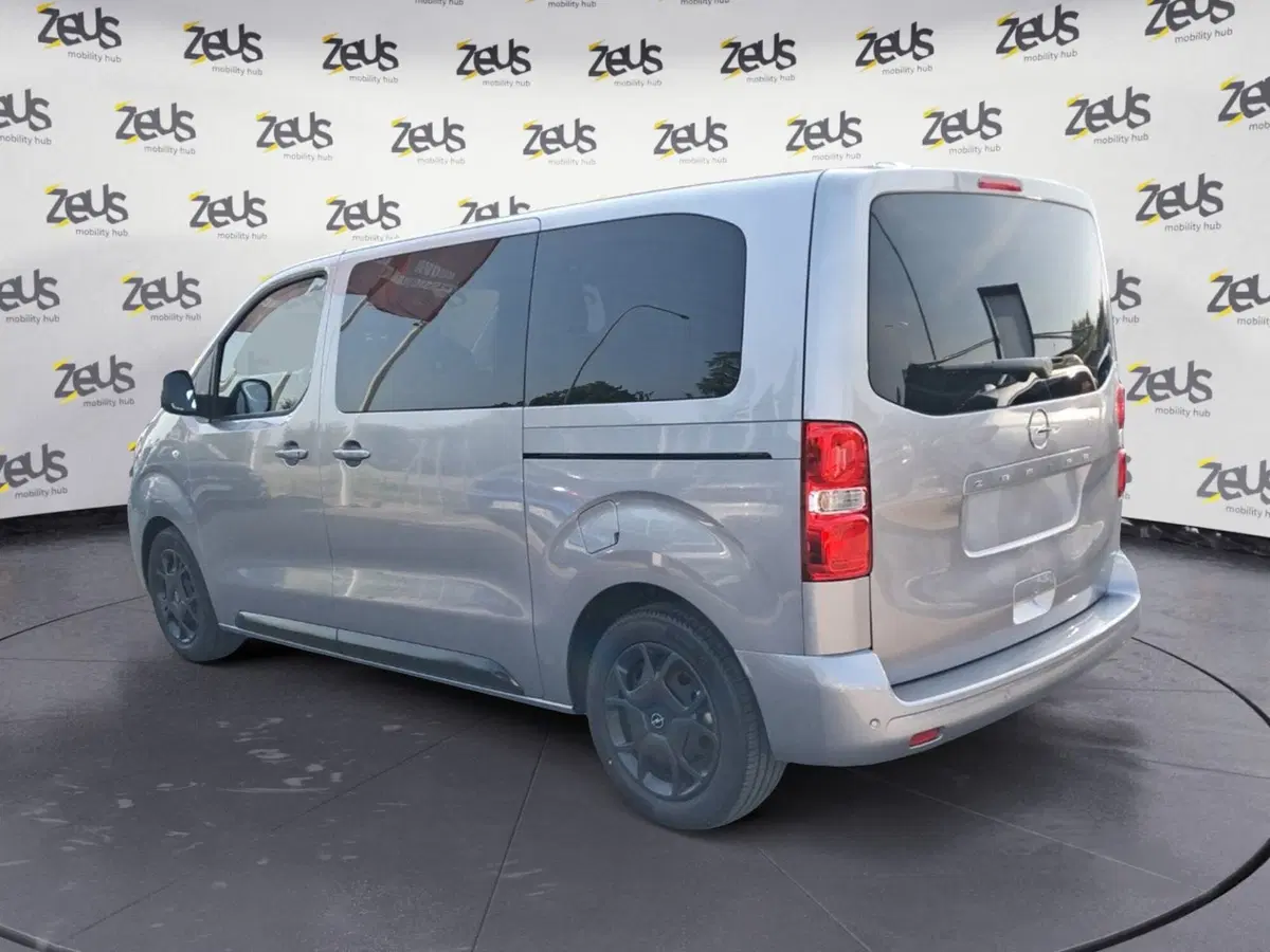 Opel Zafira-e Life nuova a Bologna (6)