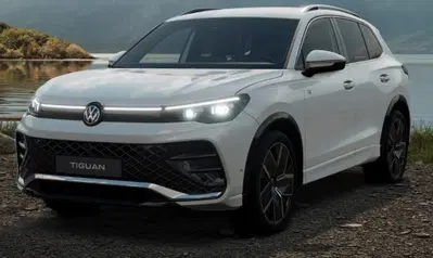 Volkswagen Tiguan 1.5 etsi R-Line 150cv dsg nuova a Bologna