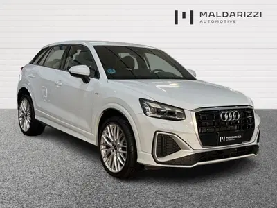 Audi Q2 35 2.0 tdi S line edition s-tronic del 2025 usata a Lecce