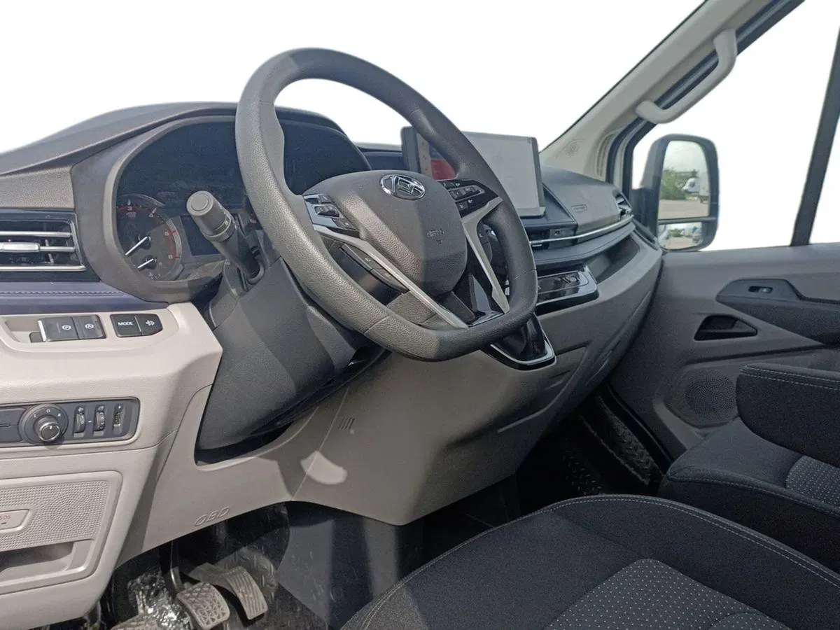 Maxus Deliver Furgone nuova a Bari (10)
