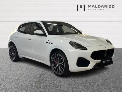 Maserati Grecale .0 mhev Modena 330cv auto del 2023 usata a Bari