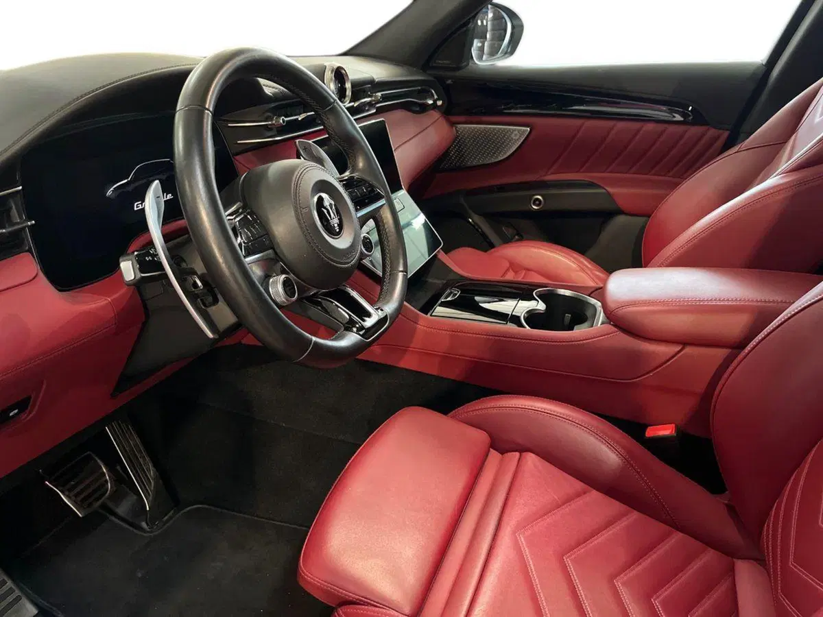 Maserati Grecale usata a Bari (10)