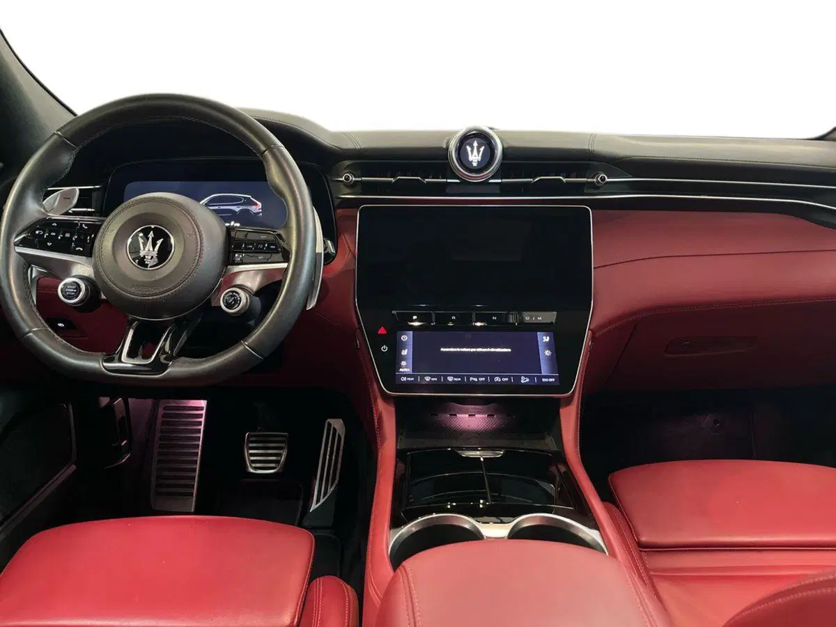 Maserati Grecale usata a Bari (8)