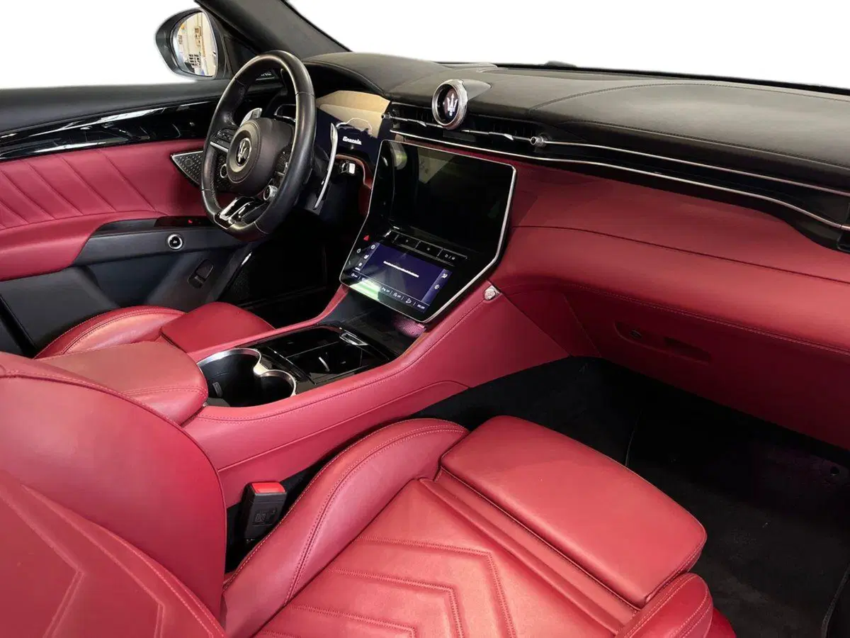 Maserati Grecale usata a Bari (9)