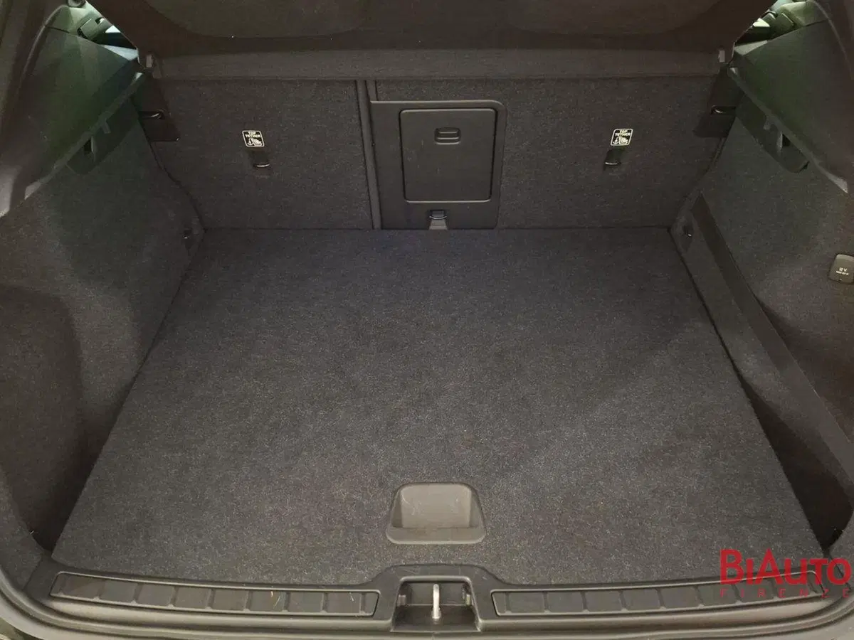 VOLVO Veicoli Commerciali XC40 usata a Firenze (5)