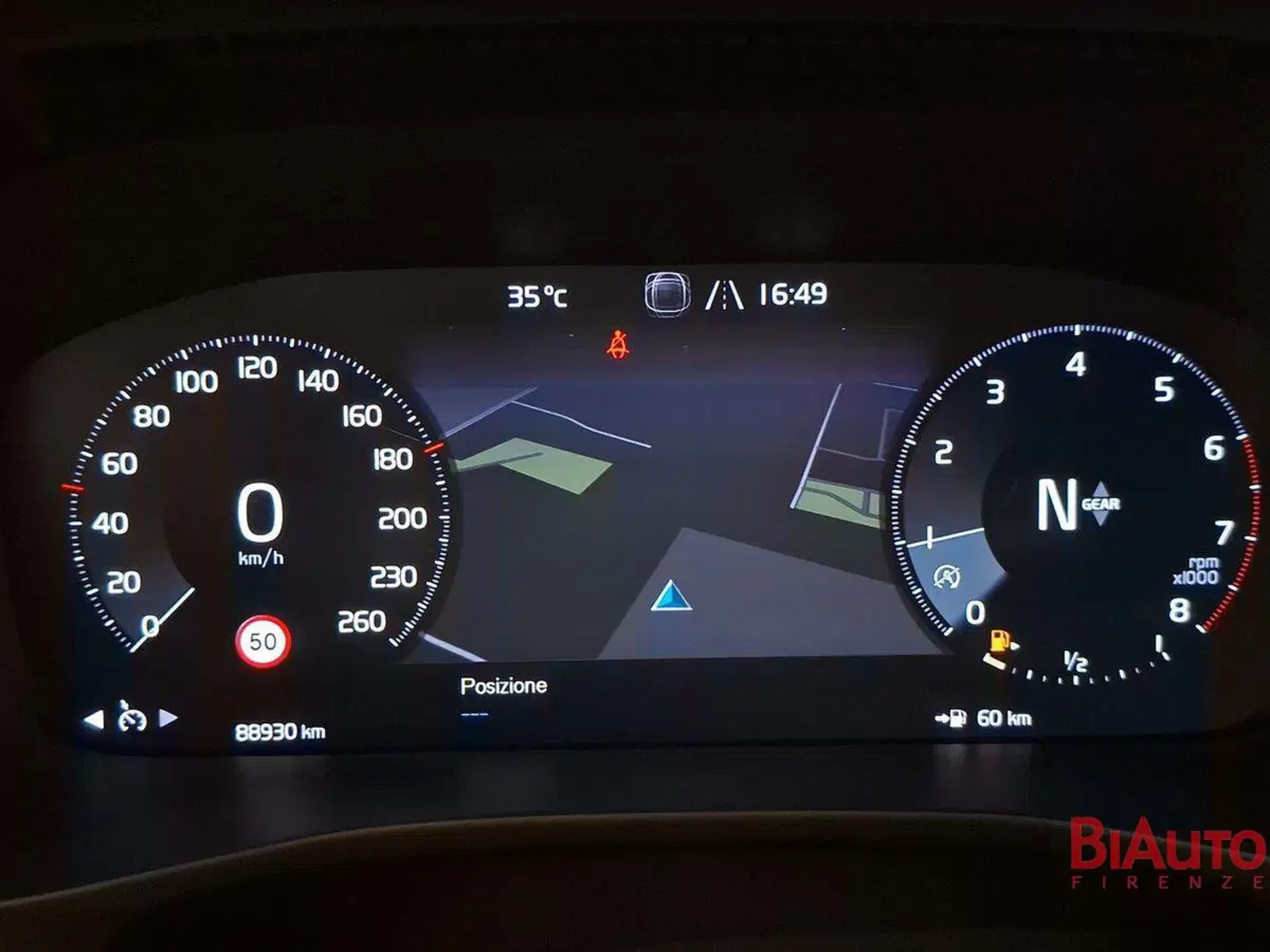 VOLVO Veicoli Commerciali XC40 usata a Firenze (8)