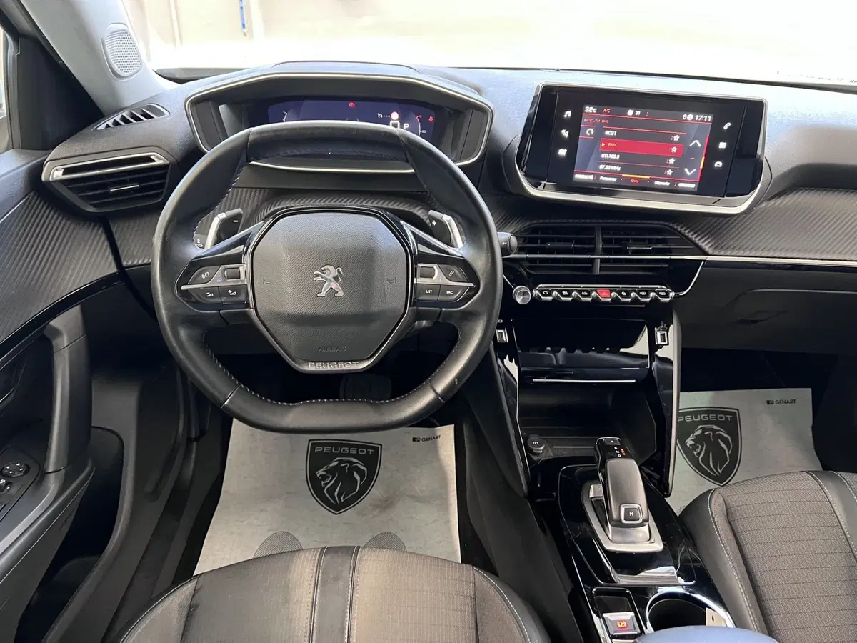 Peugeot 2008 usata a Bari (17)