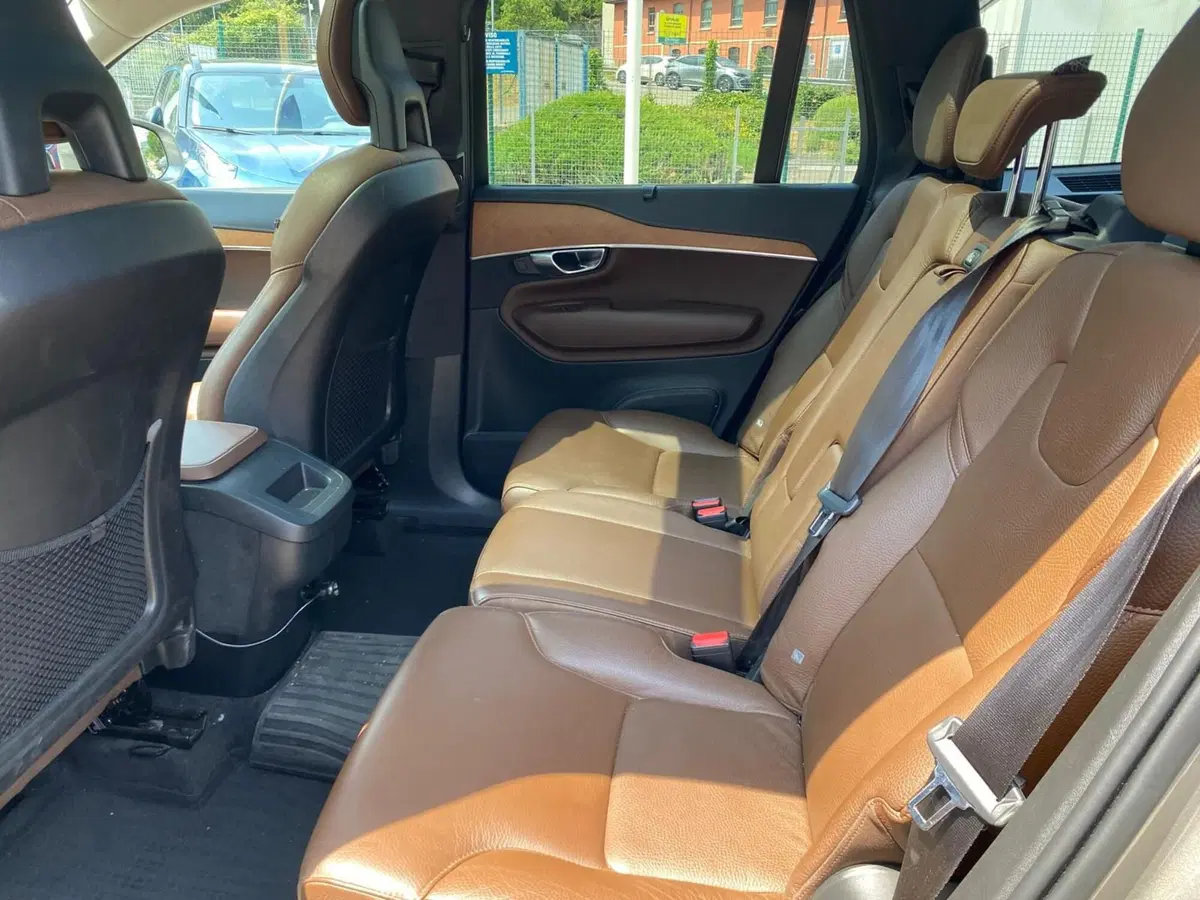 Volvo XC90 usata a Como (10)