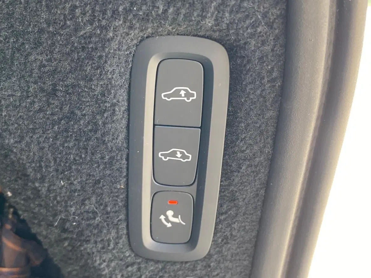 Volvo XC90 usata a Como (12)