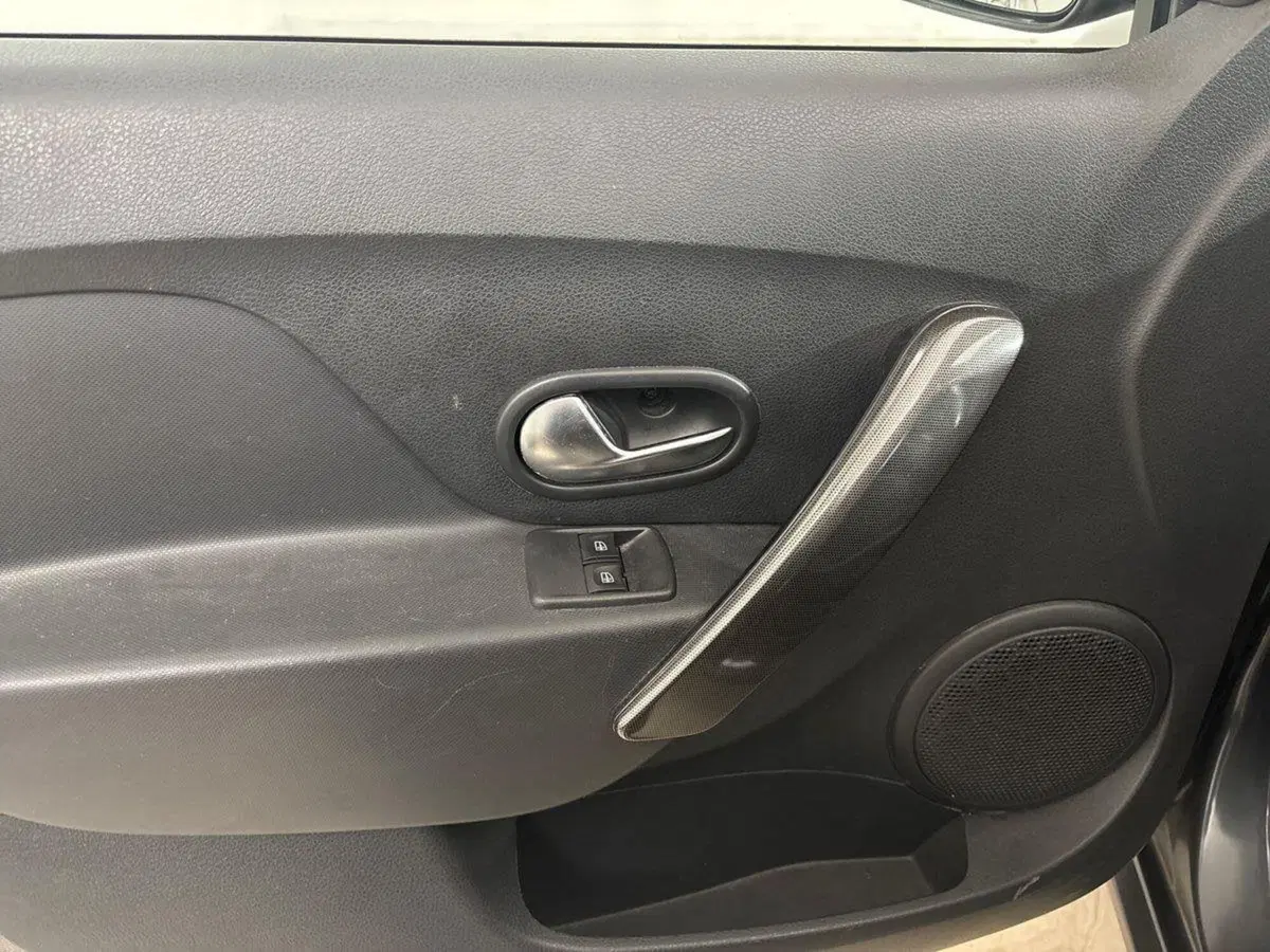 Dacia Sandero usata a Torino (12)