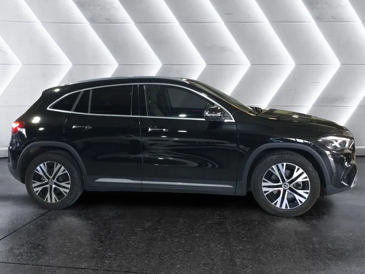 Mercedes-Benz GLA SUV usata a Caserta (4)