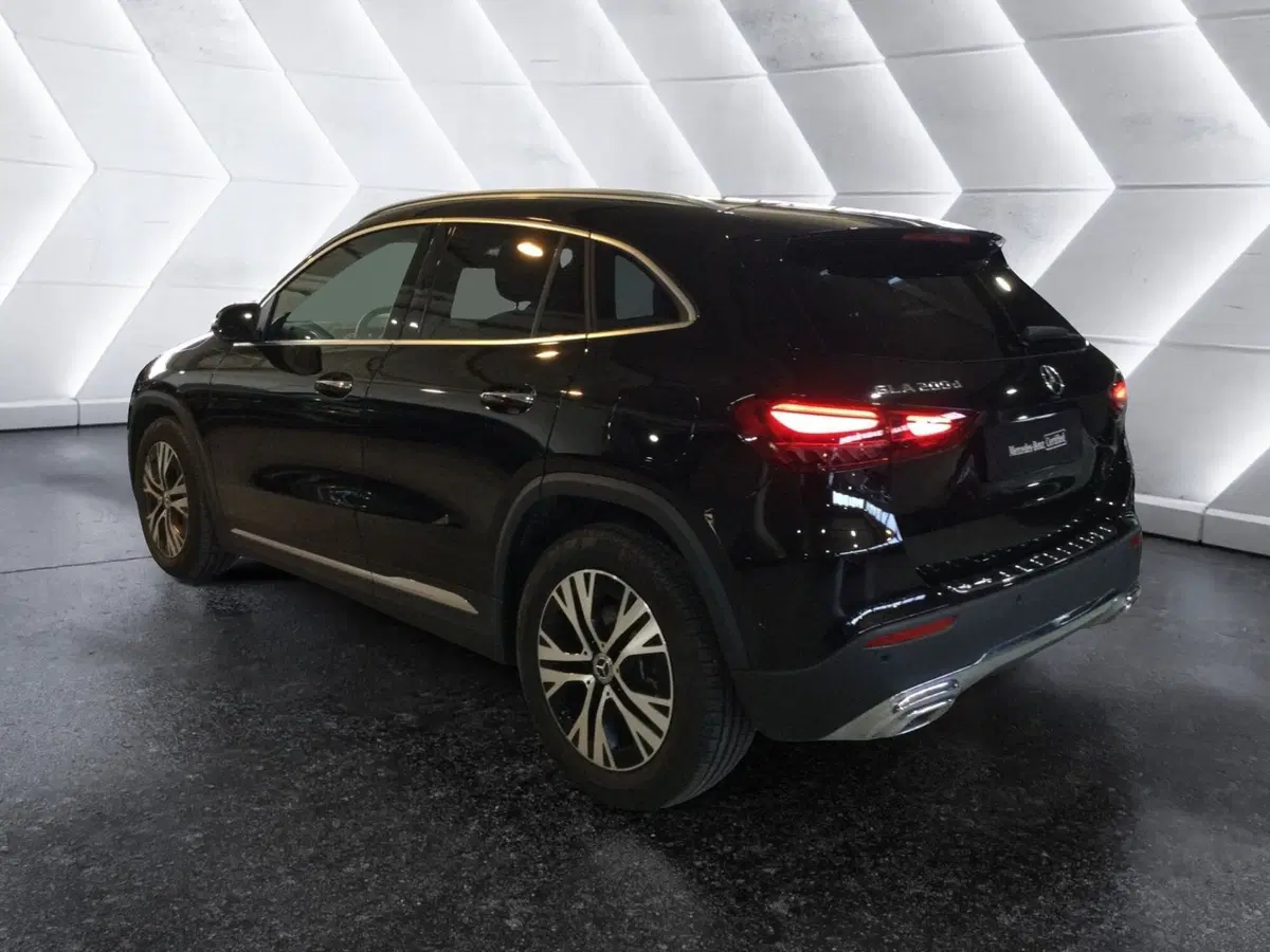 Mercedes-Benz GLA SUV usata a Caserta (7)