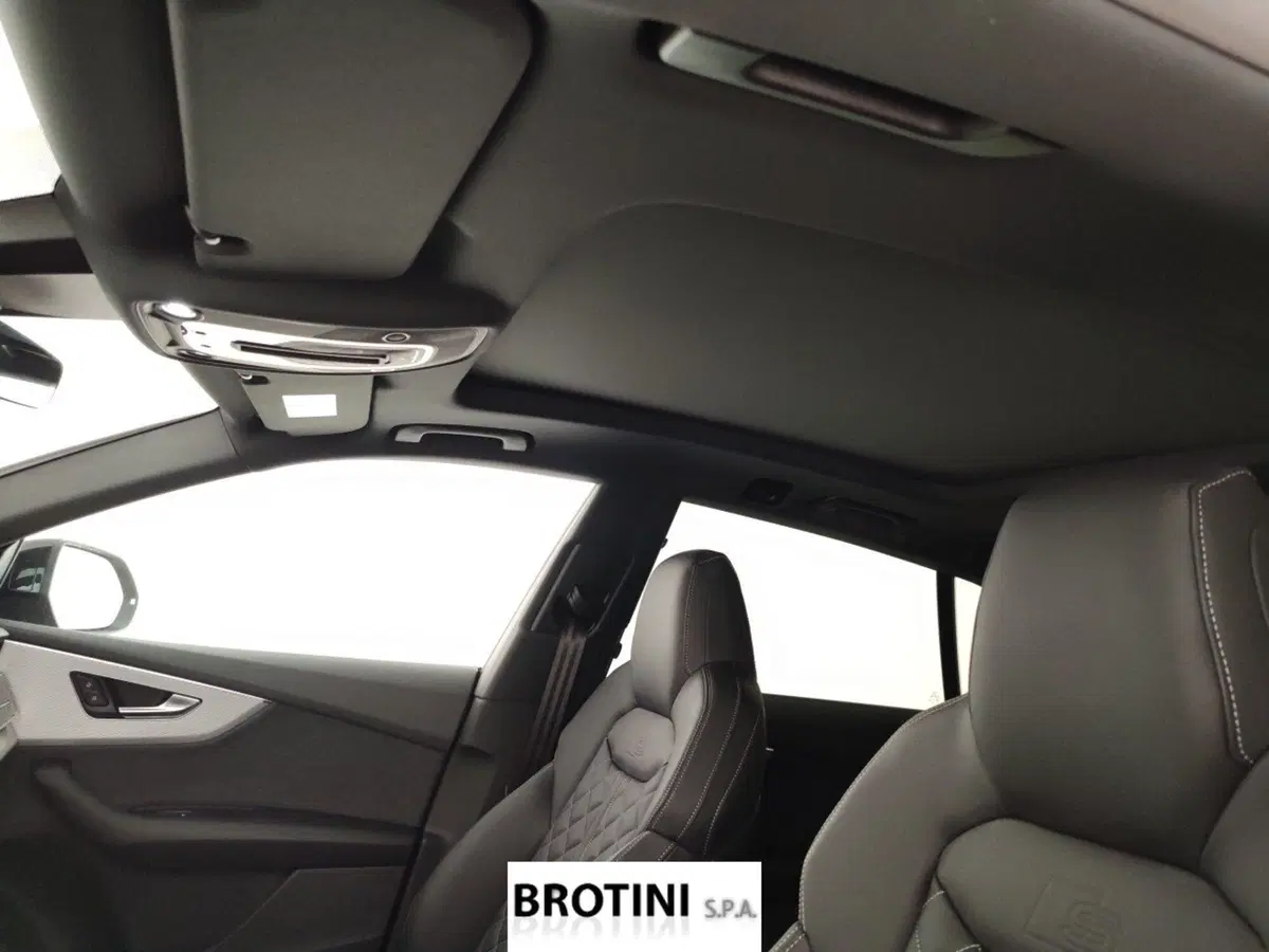 Audi Q8 nuova a La Spezia (10)