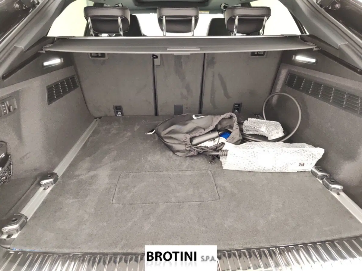 Audi Q8 nuova a La Spezia (17)