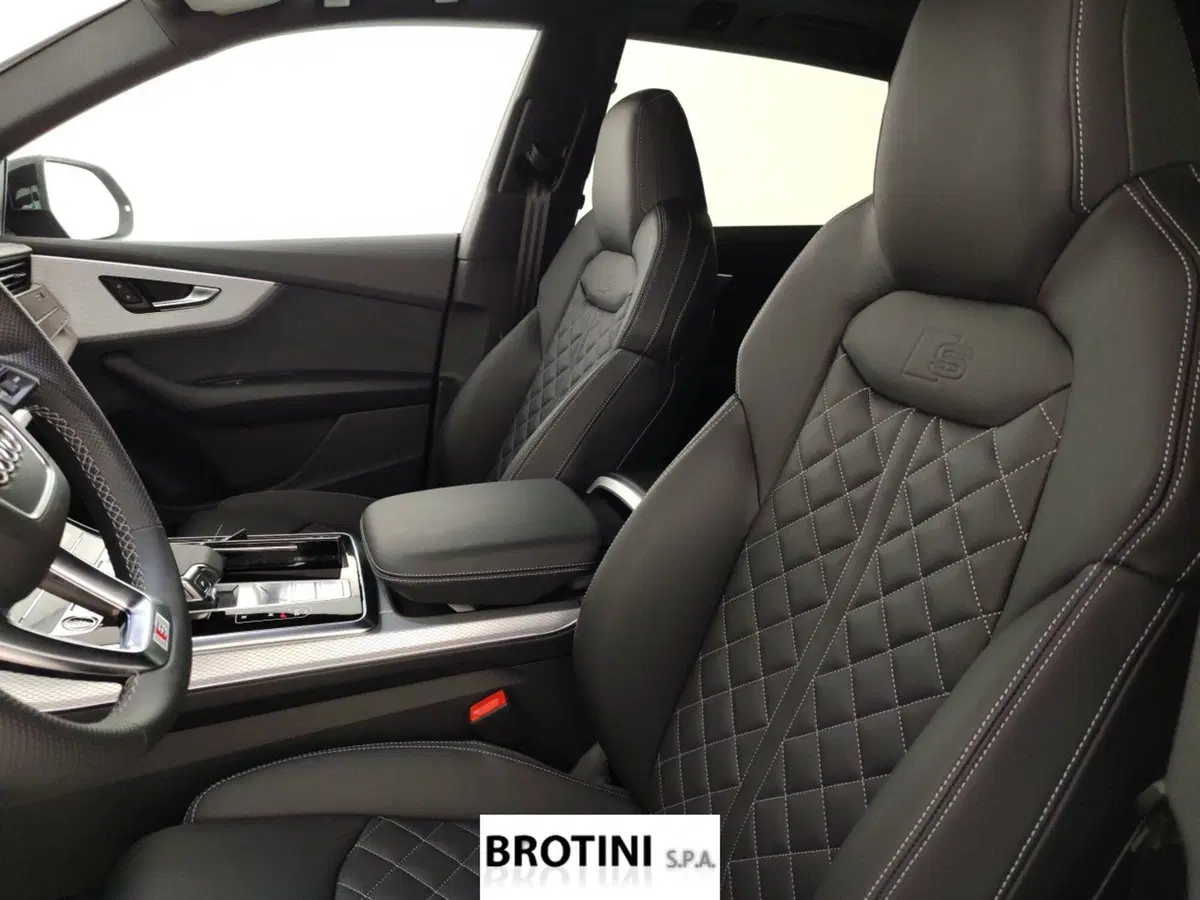 Audi Q8 nuova a La Spezia (9)