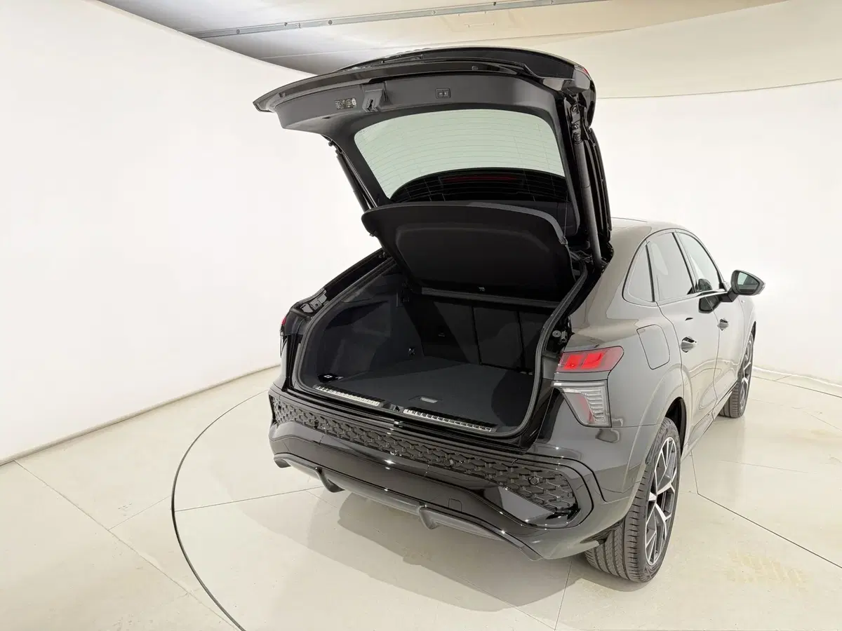 Audi Q3 Sportback nuova a Perugia (16)