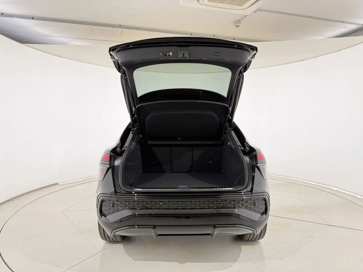 Audi Q3 Sportback nuova a Perugia (17)