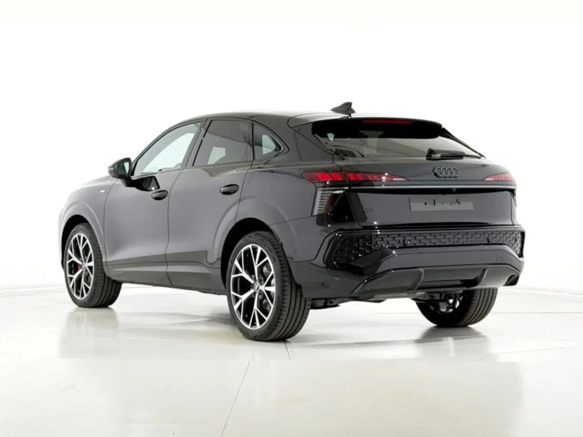 Audi Q3 Sportback nuova a Perugia (3)