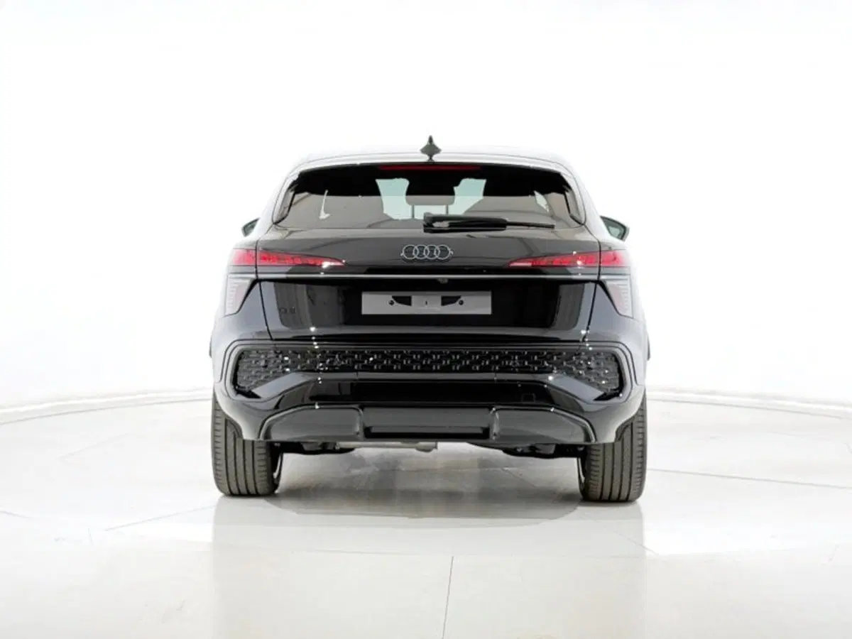 Audi Q3 Sportback nuova a Perugia (4)