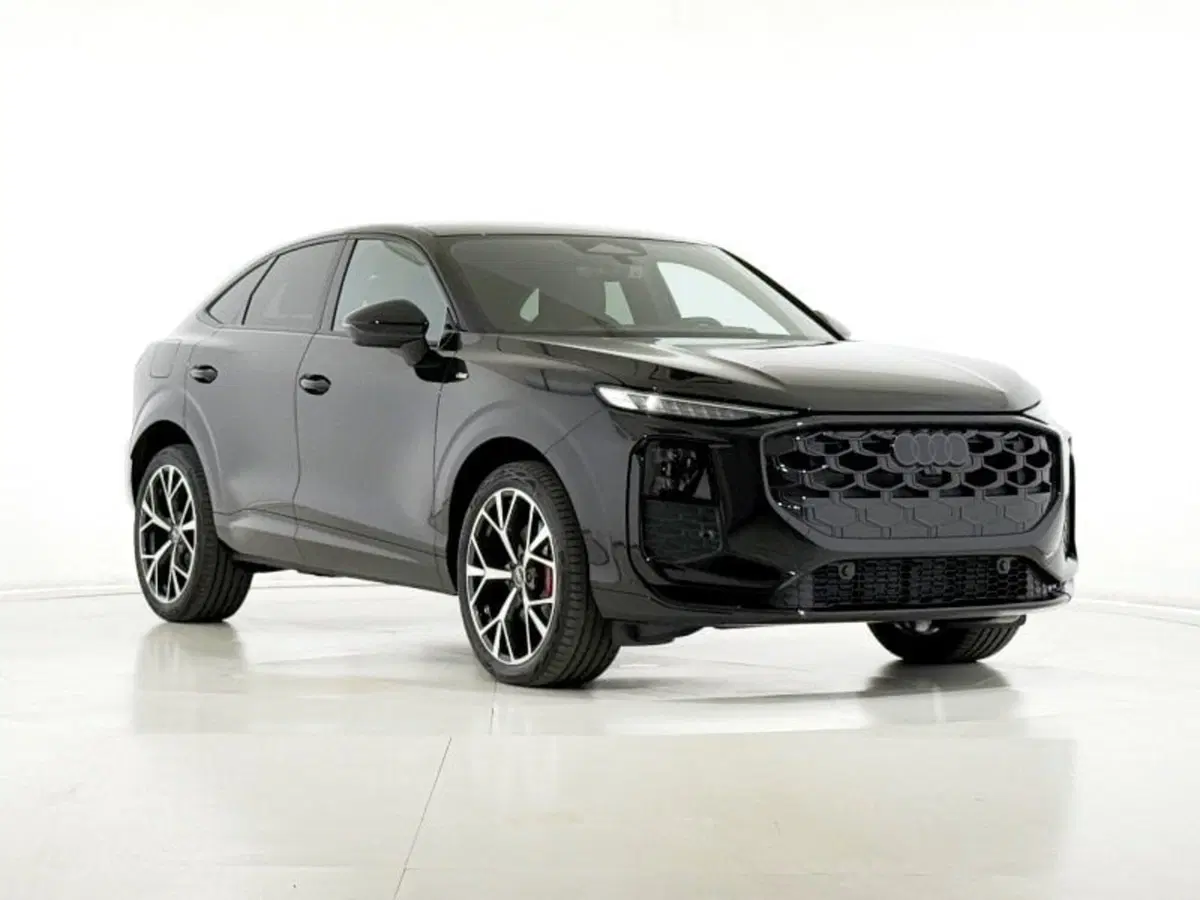 Audi Q3 Sportback nuova a Perugia (7)