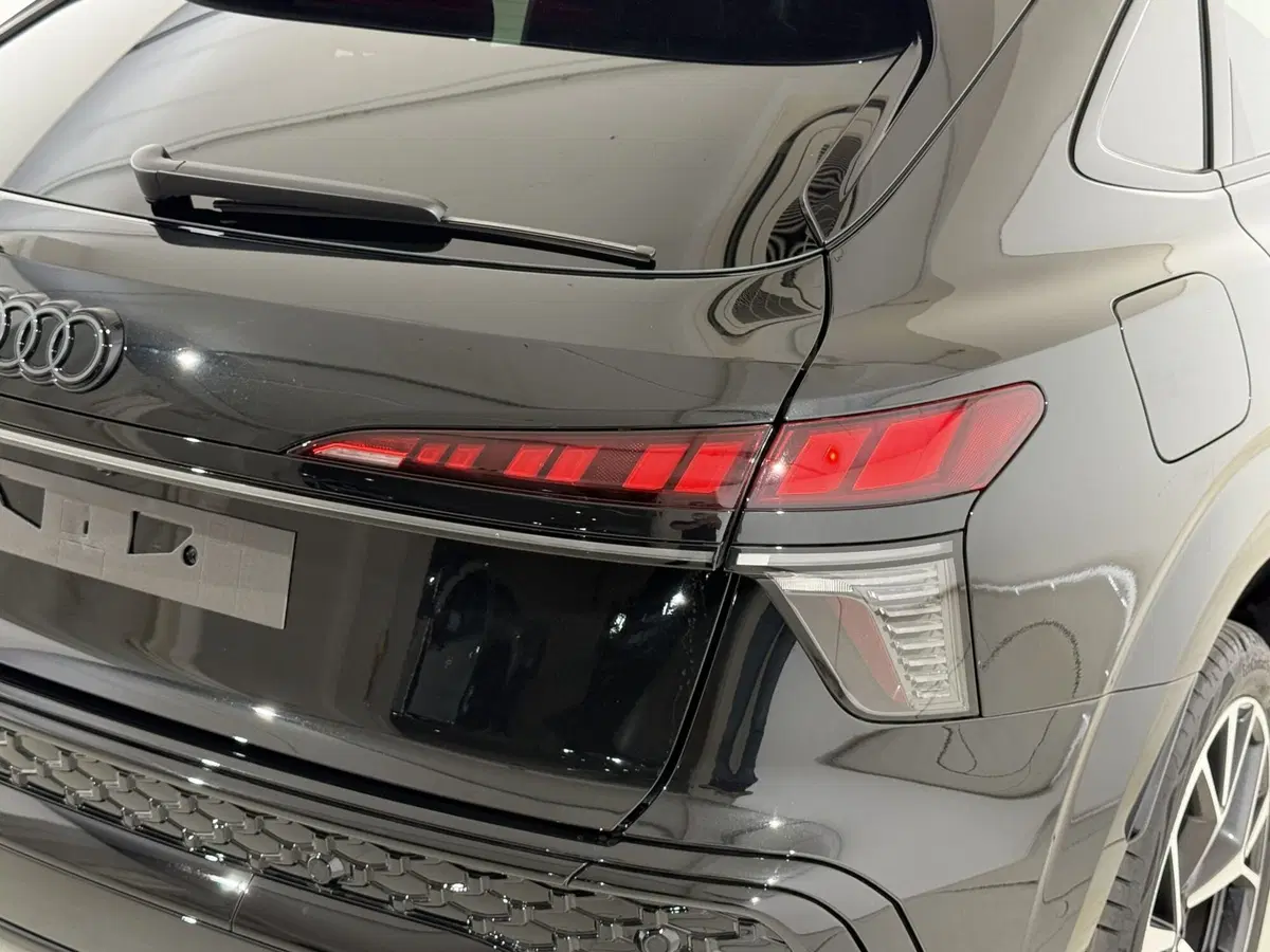 Audi Q3 Sportback nuova a Perugia (9)