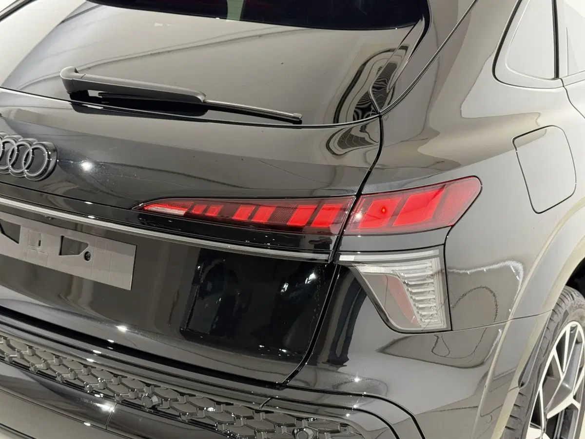 Audi Q3 Sportback nuova a Perugia (9)