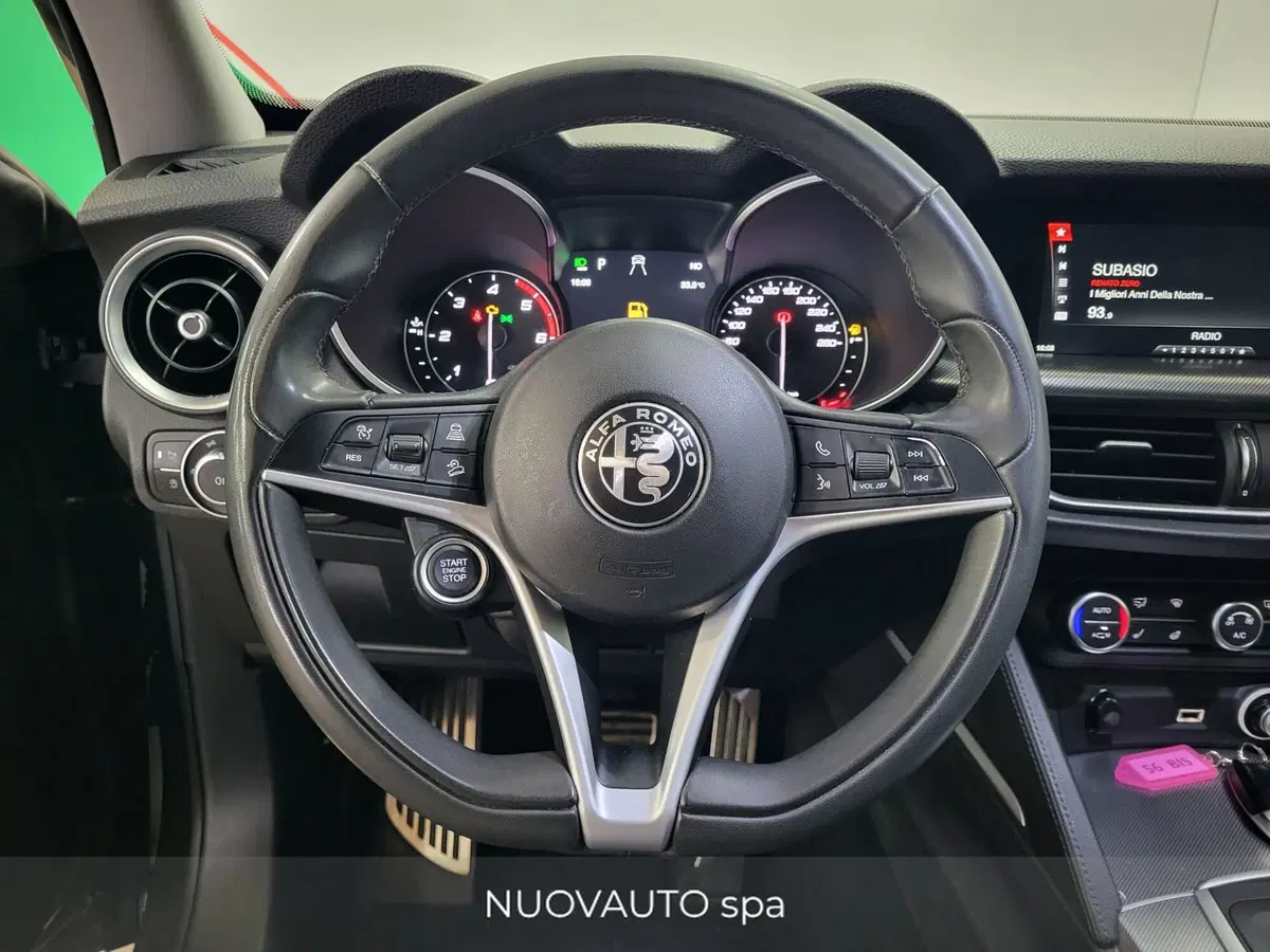 Alfa Romeo Stelvio usata a Arezzo (14)