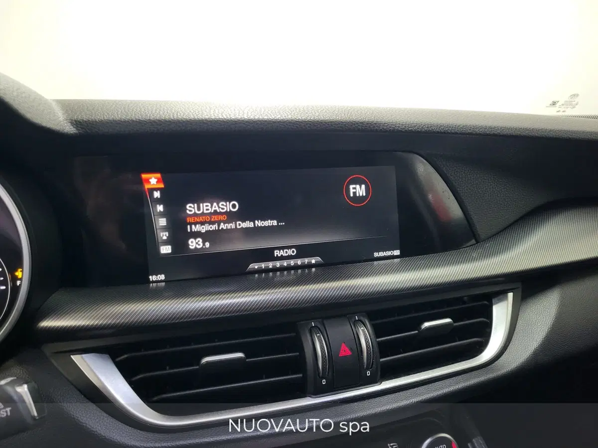 Alfa Romeo Stelvio usata a Arezzo (17)