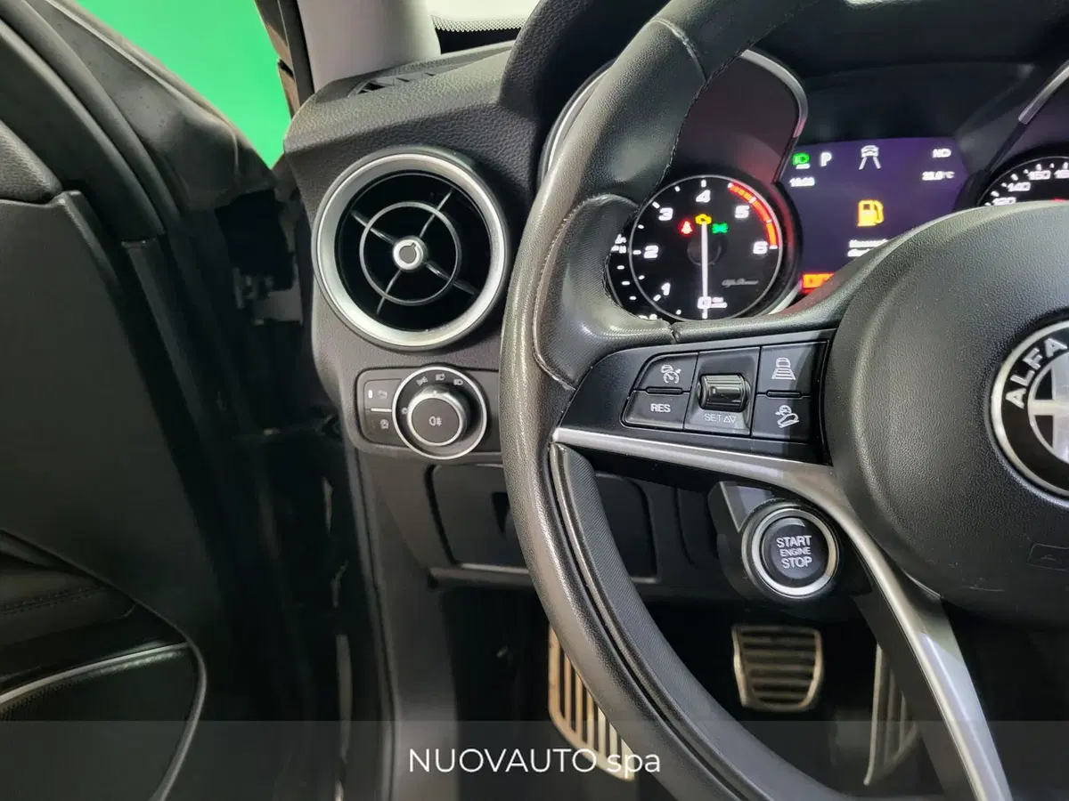 Alfa Romeo Stelvio usata a Arezzo (18)