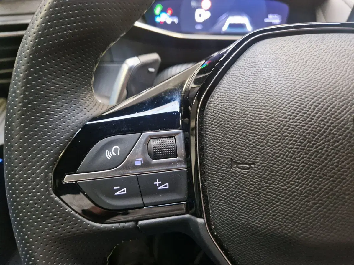 Peugeot 208 usata a Varese (14)