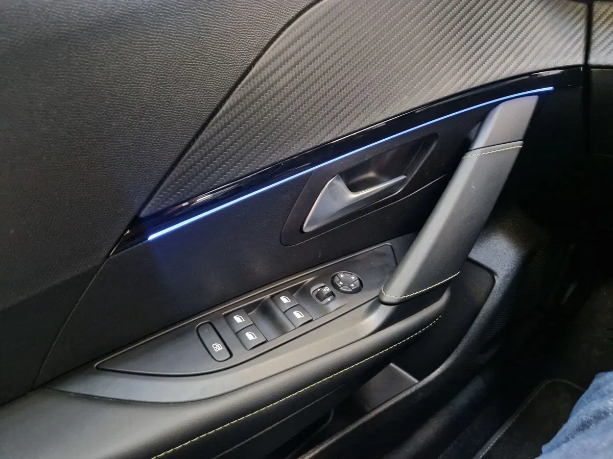 Peugeot 208 usata a Varese (19)