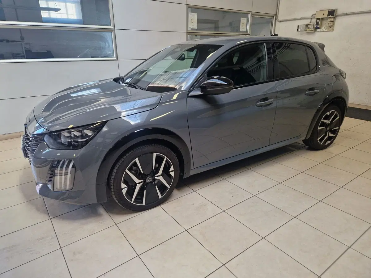 Peugeot 208 usata a Varese (2)